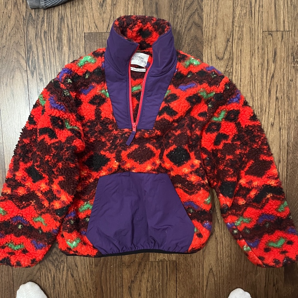 Urban outfitters retro fleece quarter zip. Size XS.
